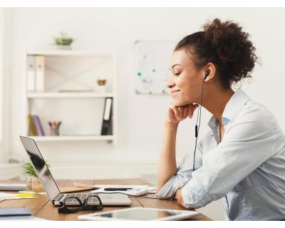 JVC USB-C Gumy Connect Wired Earbuds in Black - HA-FR9UC-B